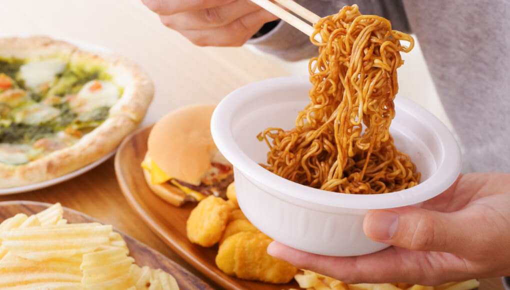 暴飲暴食